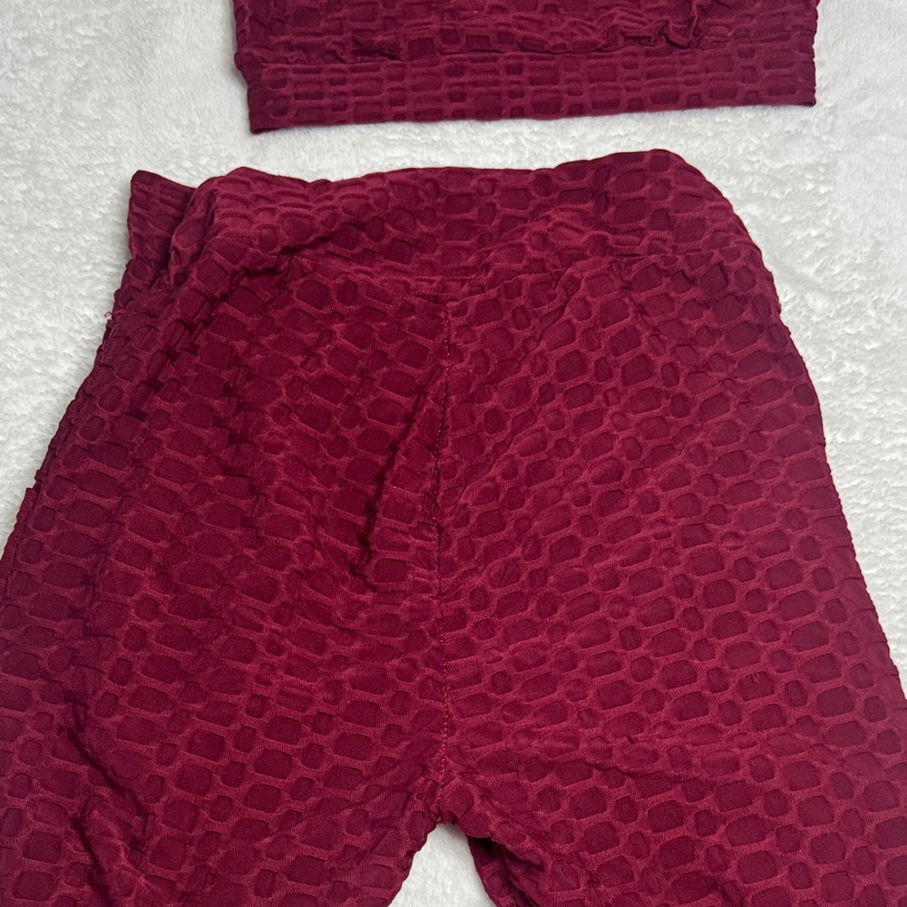 Red Textured Workout Set - Picture 3 of 3